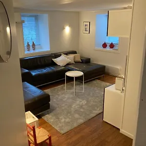 Apartament Kjellerleilighet - Naert Haukeland Sykehus., Bergen
